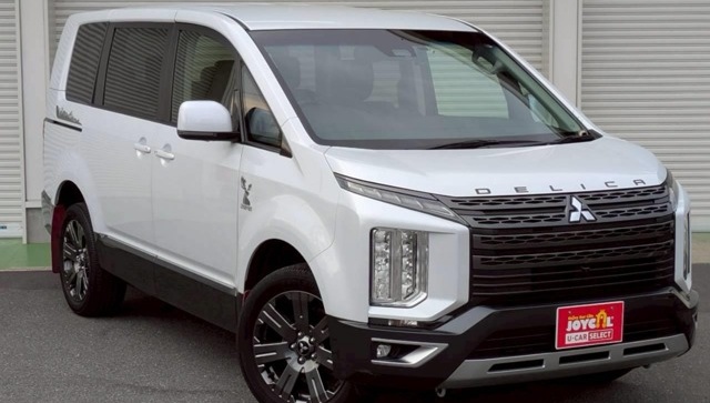 3年落ちデリカD:5 2023年式 G パワーパッケージ クリーンディーゼル4WD(後期型・ホワイト)の外観