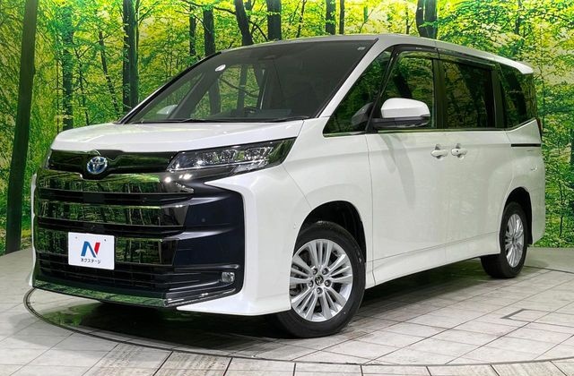 3年落ちノア 4代目90系 ハイブリッドS-Z・プラチナホワイトパールマイカ・2.4万km