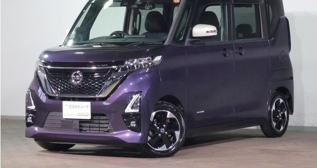 ルークス5年落ち(2021年式・現行3代目 B44A系)ツートンカラーの外観